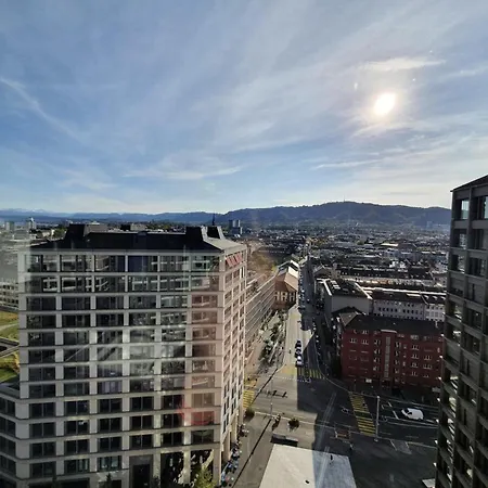 Large Luxury Business Penthouse Near Main Station Zurych