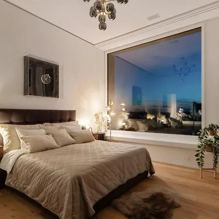 Large Luxury Business Penthouse Near Main Station Zuerich Appartamento